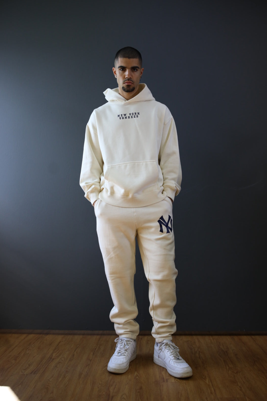 New York Yankees Heavyweight Jogger - Ivory