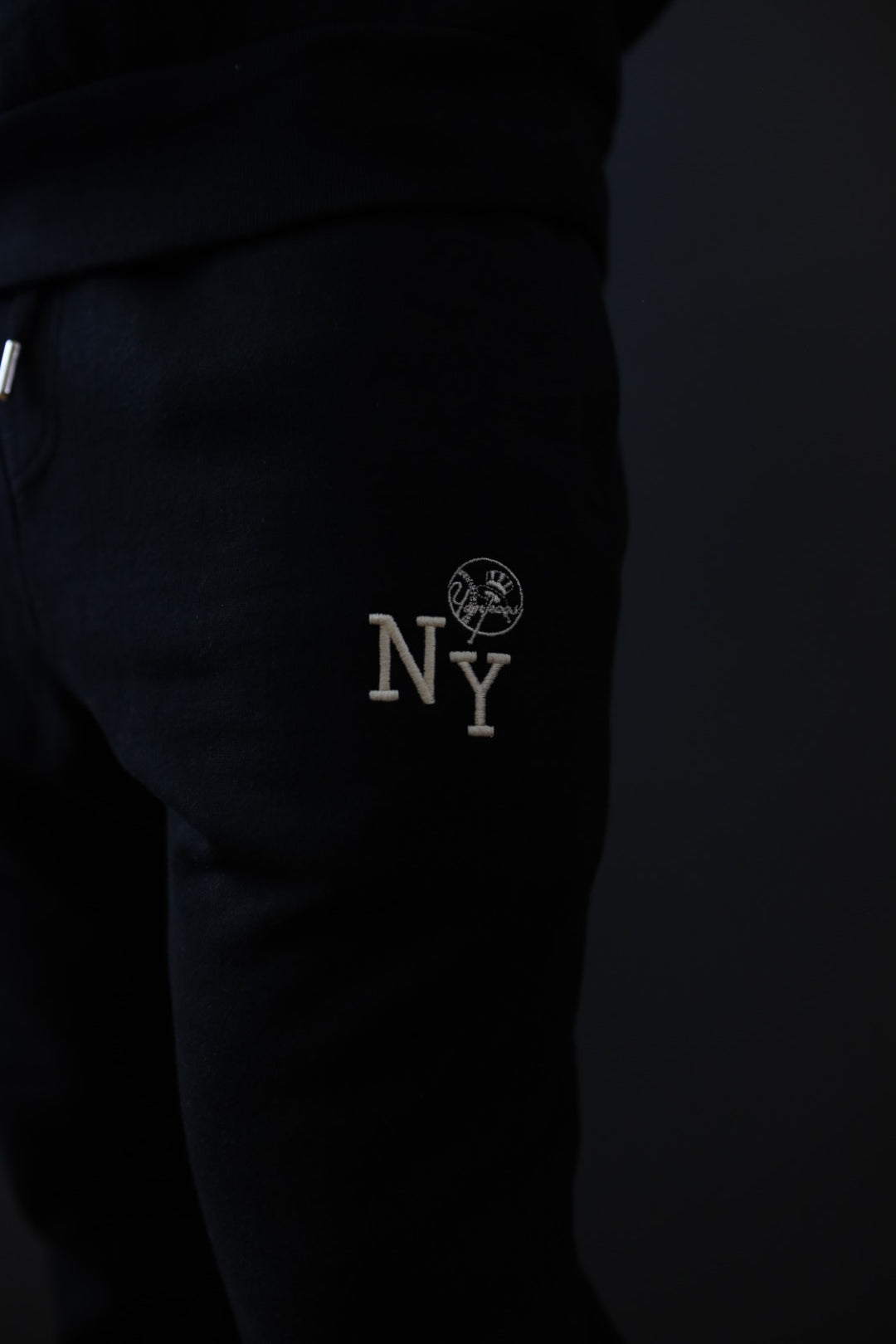 New York Yankees Heavyweight Jogger - Black