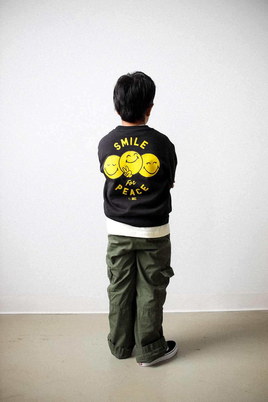 T-shirt ras du cou épais pour jeunes P/C x SmileyWorld « Smile for Peace » - Noir