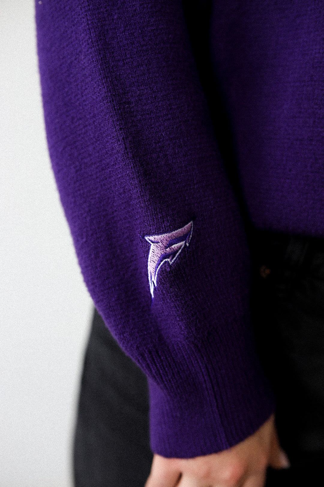 Minnesota Frost Womens V-Neck Knit Sweater - Purple