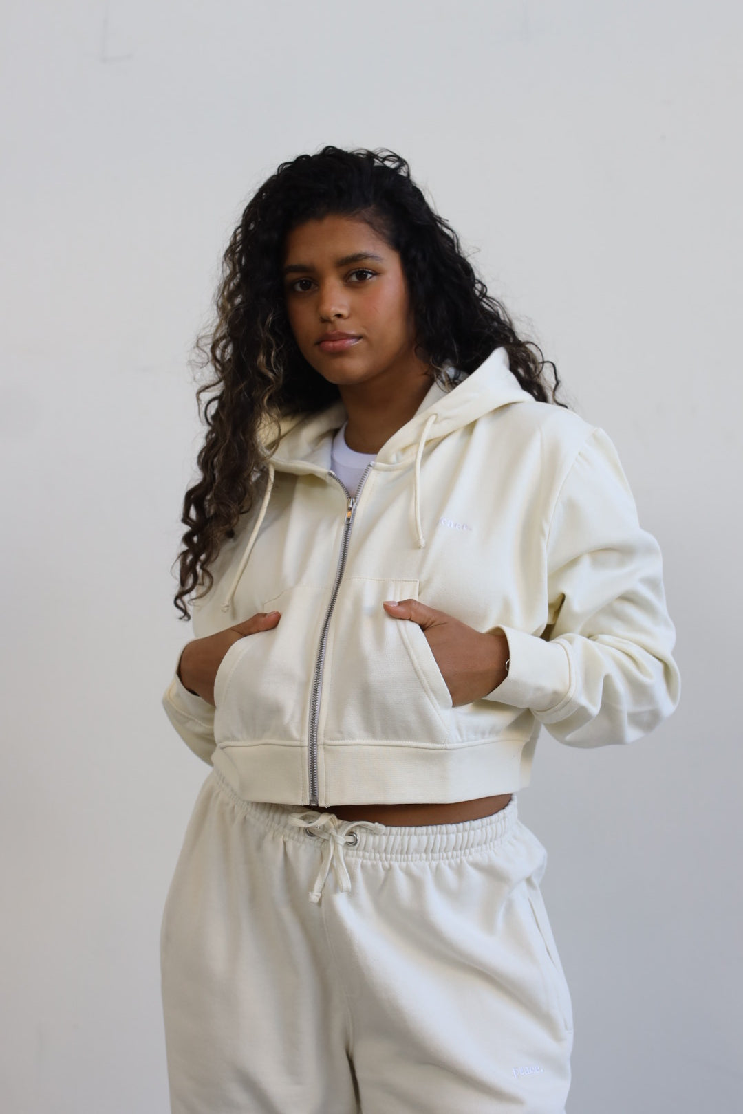 P/C Basics Heavyweight Cropped Full Zip - Ivory