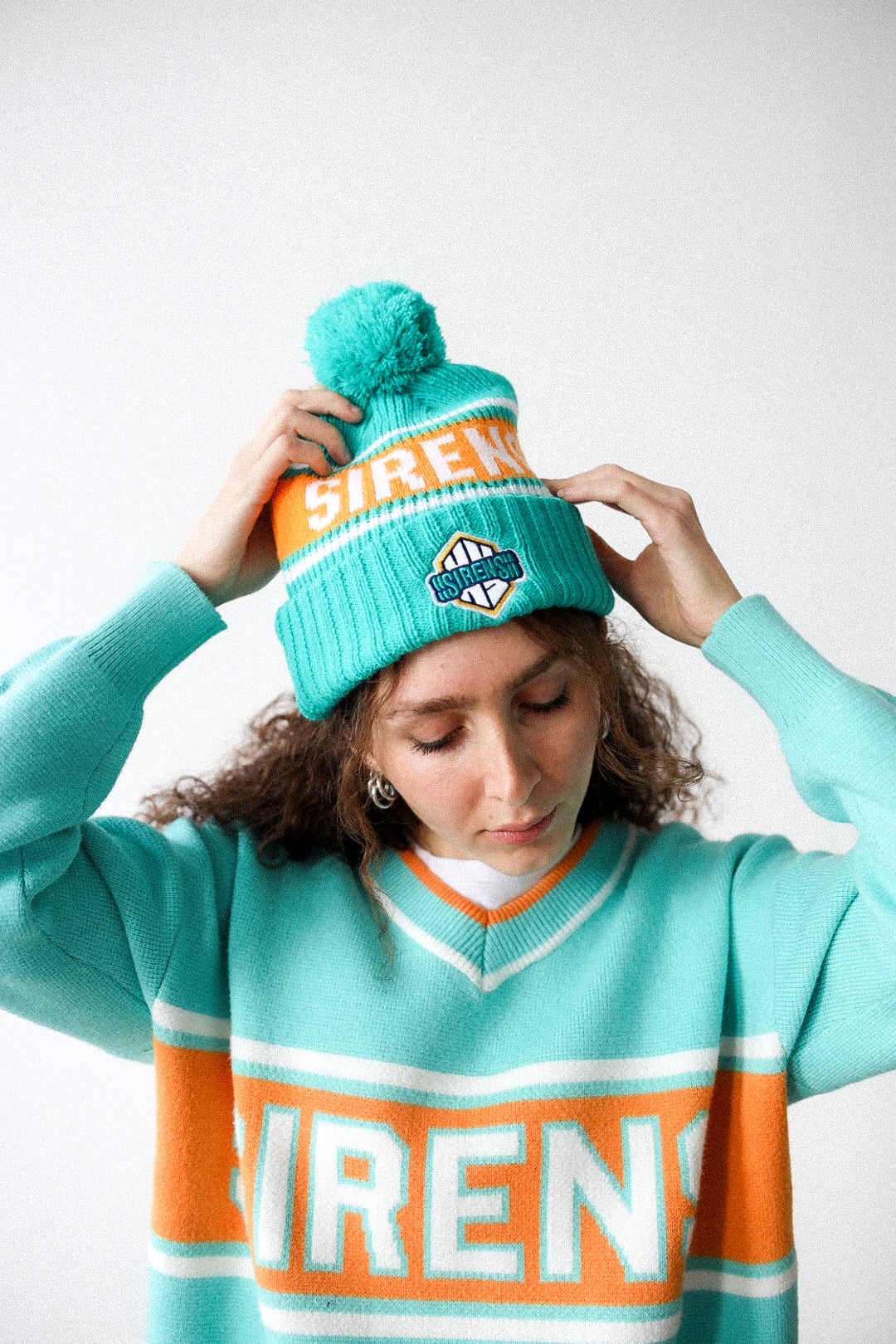 New York Sirens Womens V-Neck Knit Sweater - Teal