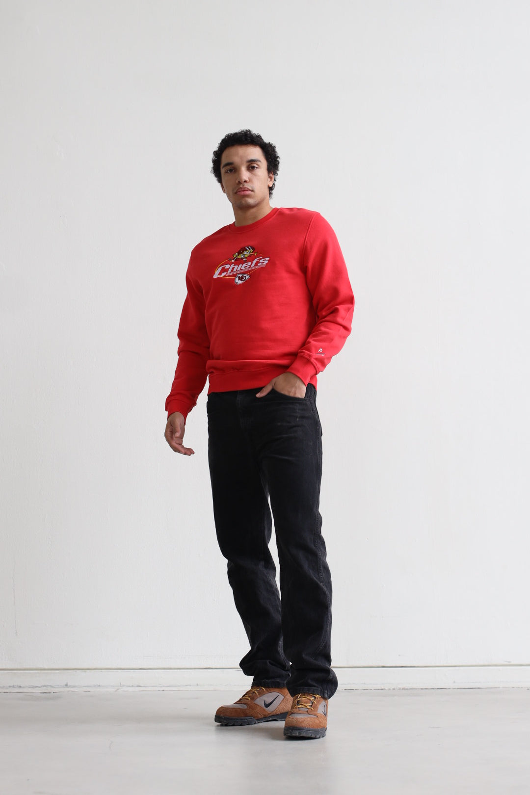Pull ras du cou brodé NFL x Nickelodeon - Kansas City Chiefs
