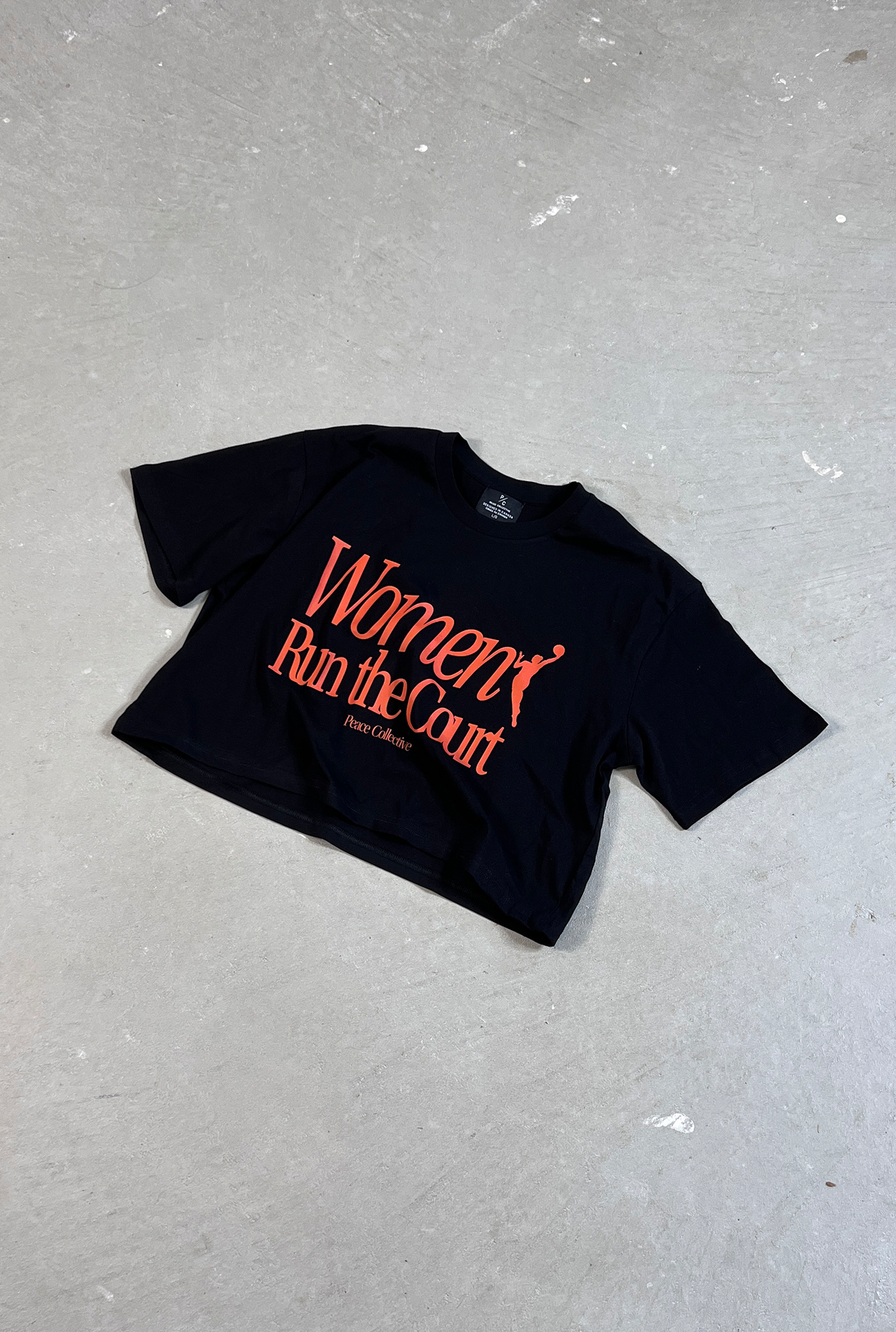 Women Run the Court Cropped Shirt - Black