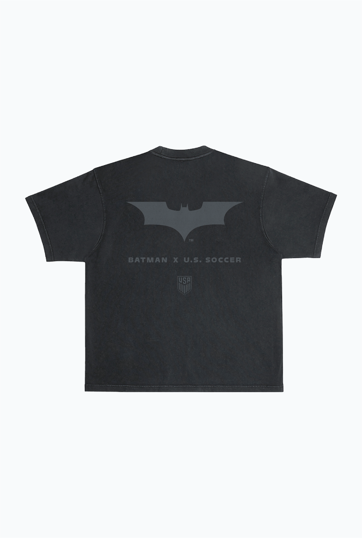 US Soccer x DC Comics The Dark Knight Rises T-Shirt, stückgefärbt, schweres Material – Schwarz