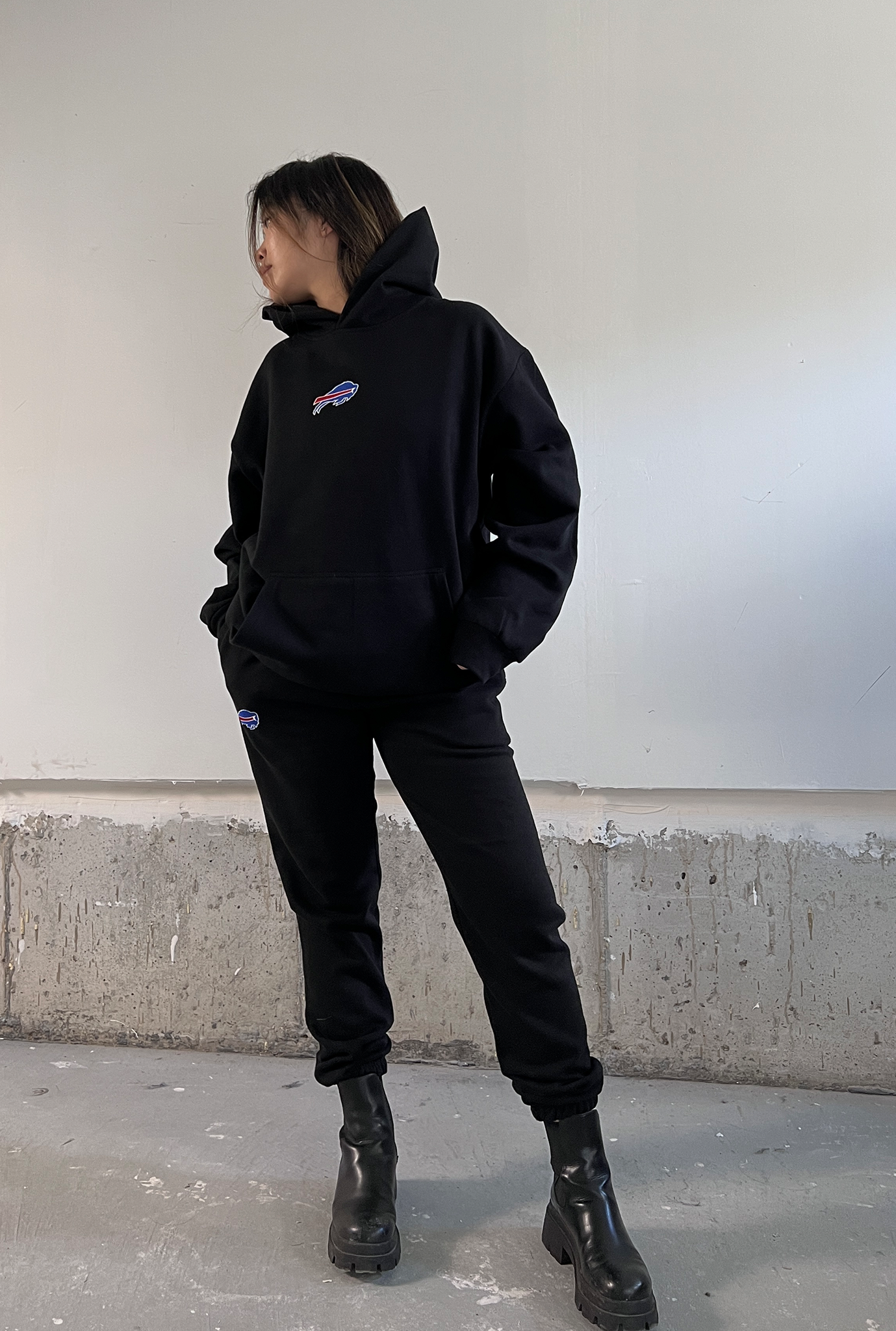 Buffalo Bills Logo Heavyweight Hoodie - Black