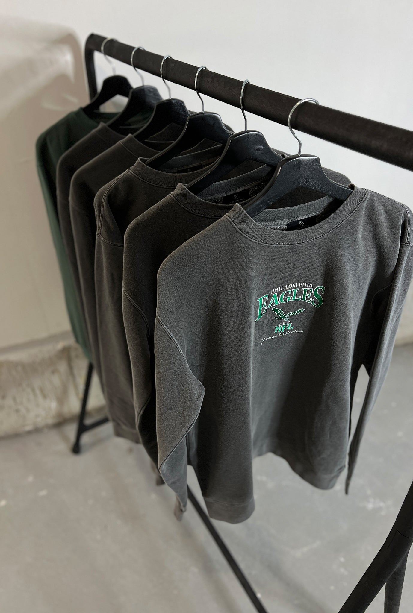 Philadelphia Eagles – Rundhalsausschnitt mit Vintage-Stickerei – Schwarz