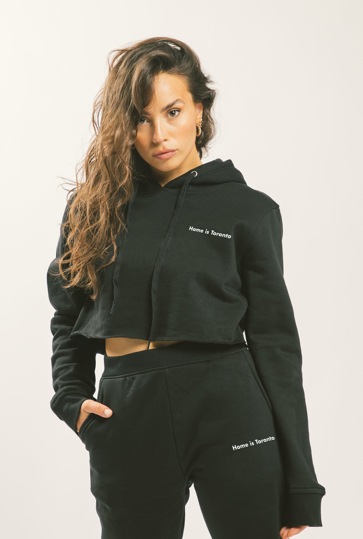 Home is Toronto Minimal Logo Cropped Hoodie - Black