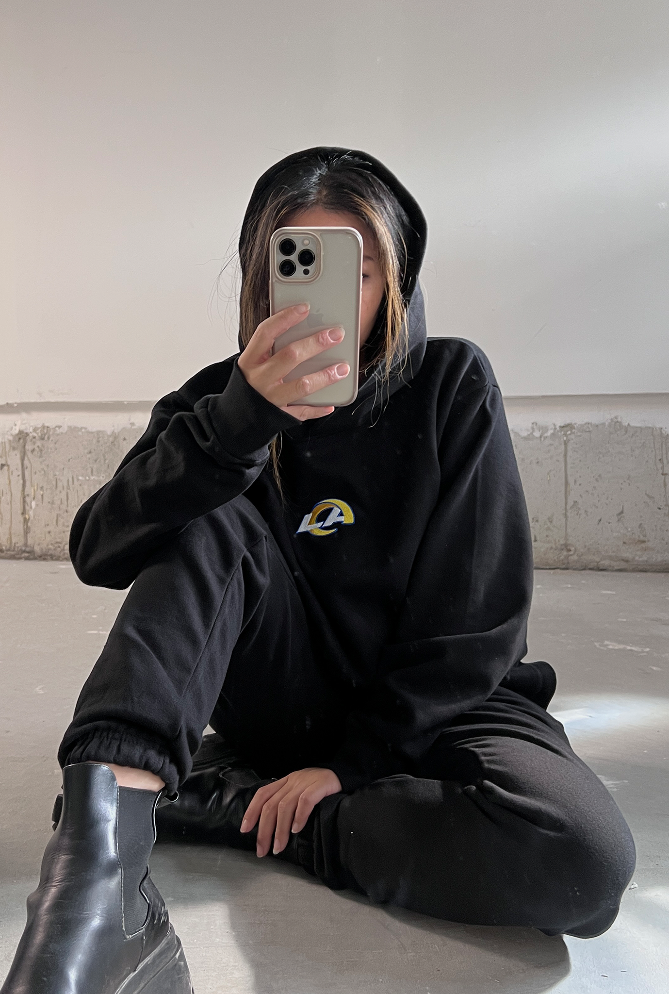 Los Angeles Rams Logo Heavyweight Hoodie - Black
