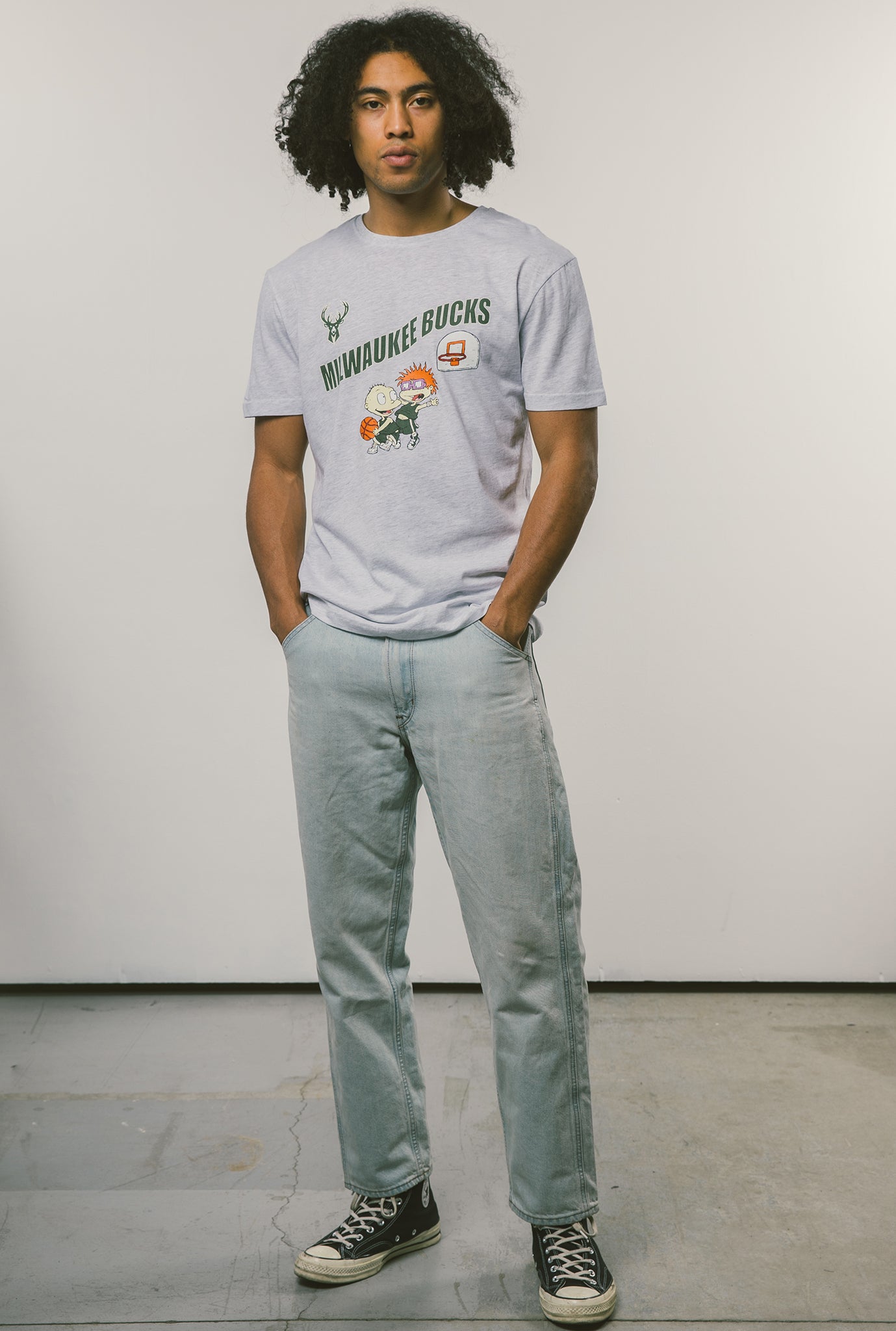 NBA x Rugrats Milwaukee Bucks Tommy/Chuckie T-Shirt - Aschgrau