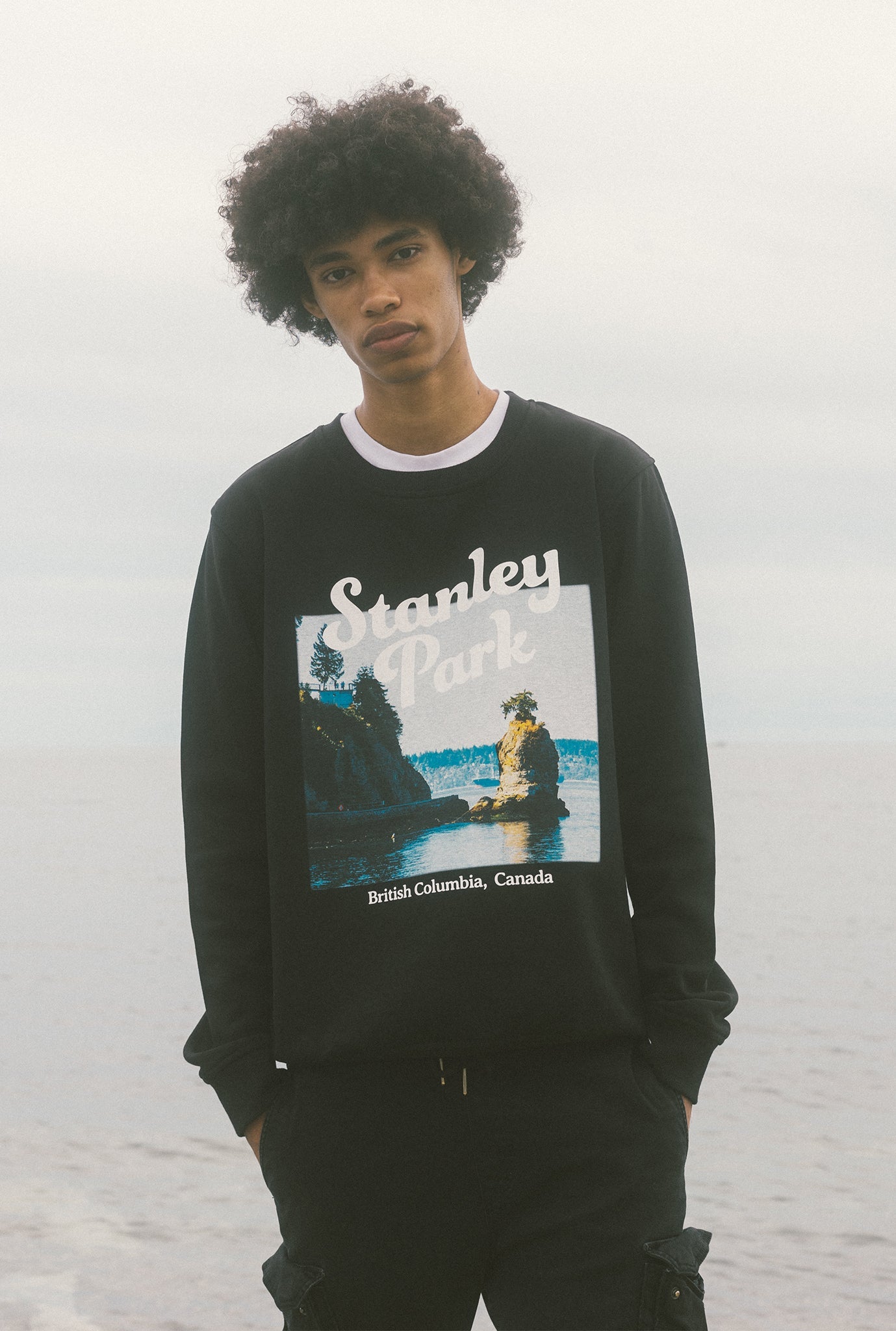 Stanley Park Post Card Crewneck - Black