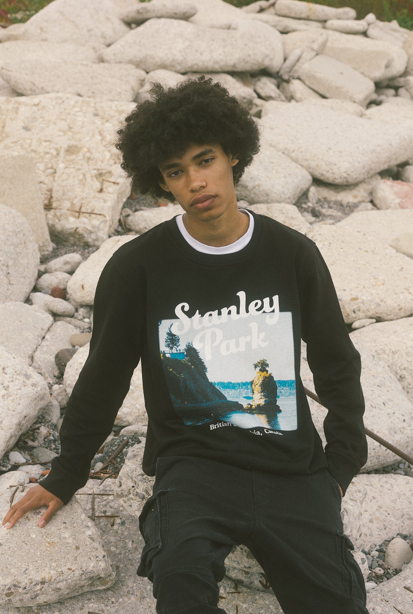 Stanley Park Post Card Crewneck - Black