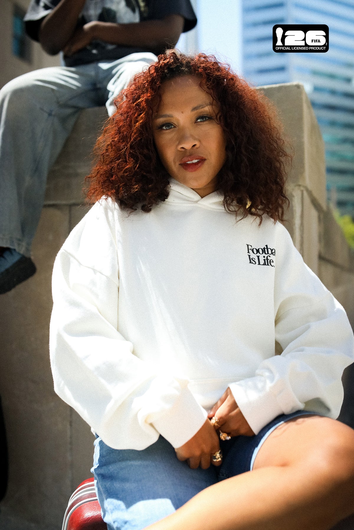 FIFA Weltmeisterschaft 2026™ Fußball ist Leben Schwergewichtiger Hoodie - Elfenbein