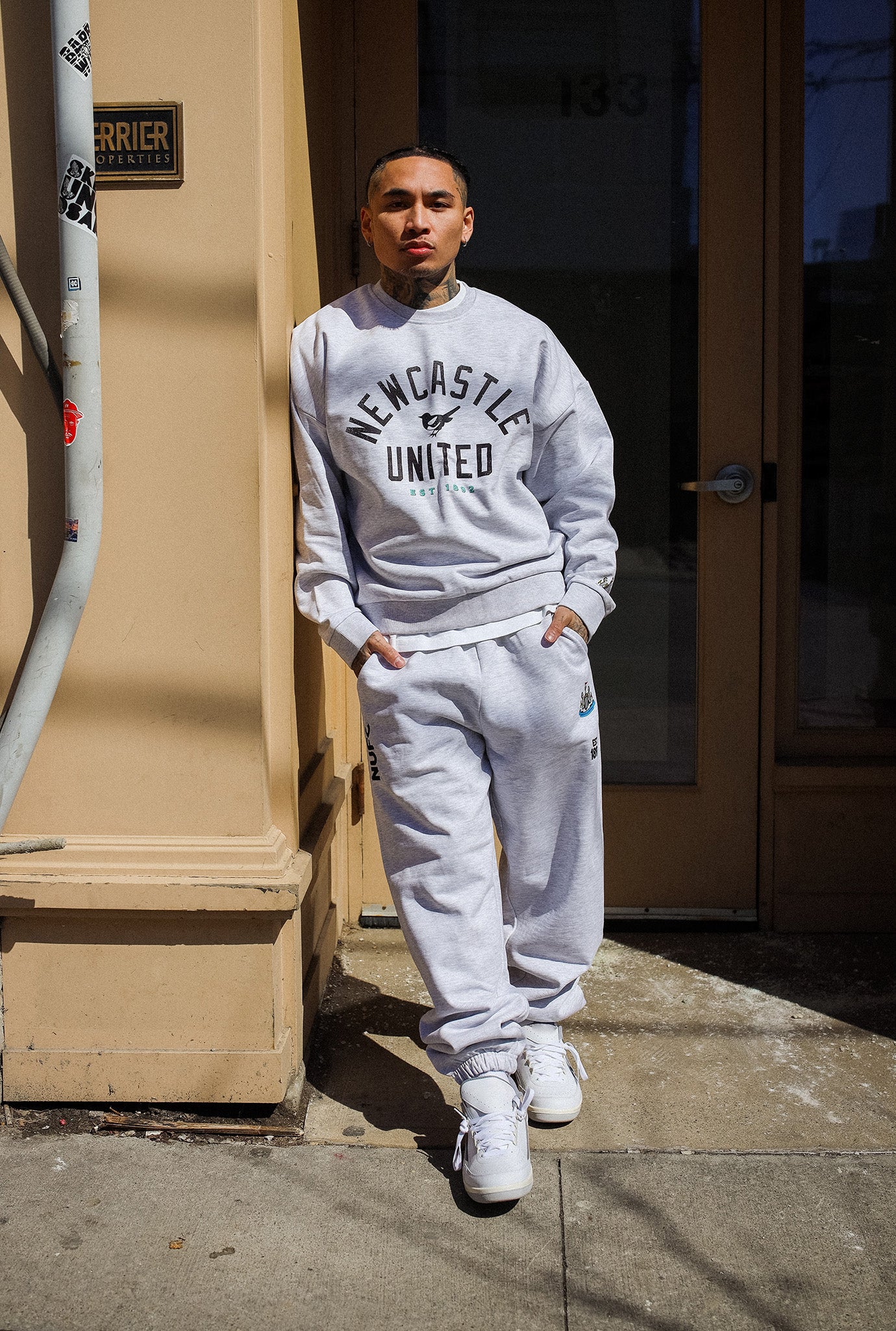 Newcastle United  Essentials Crewneck - Ash