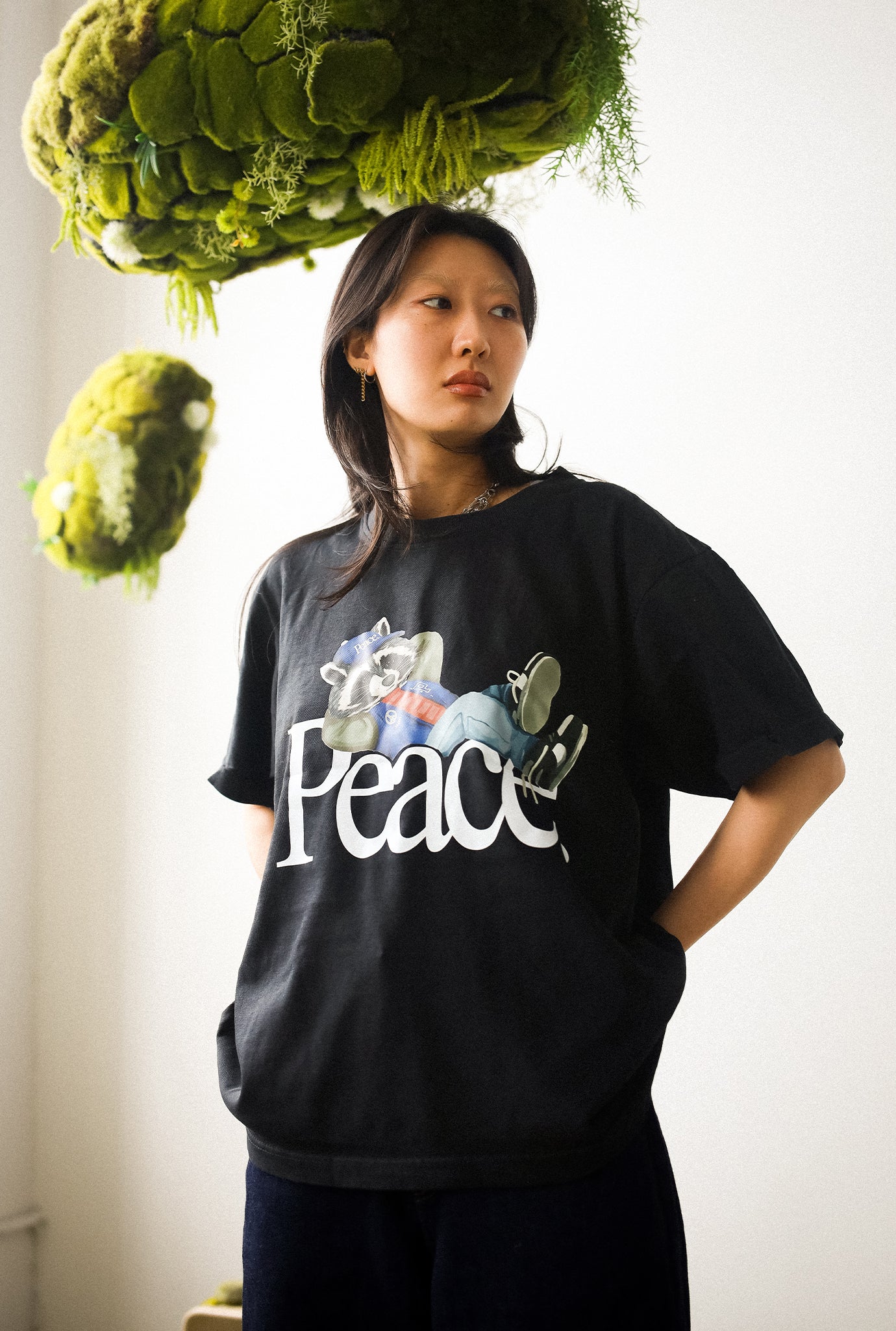 Vacances d'été Trash Teddy : T-shirt noir épais teint en pièce, réservé aux locaux.