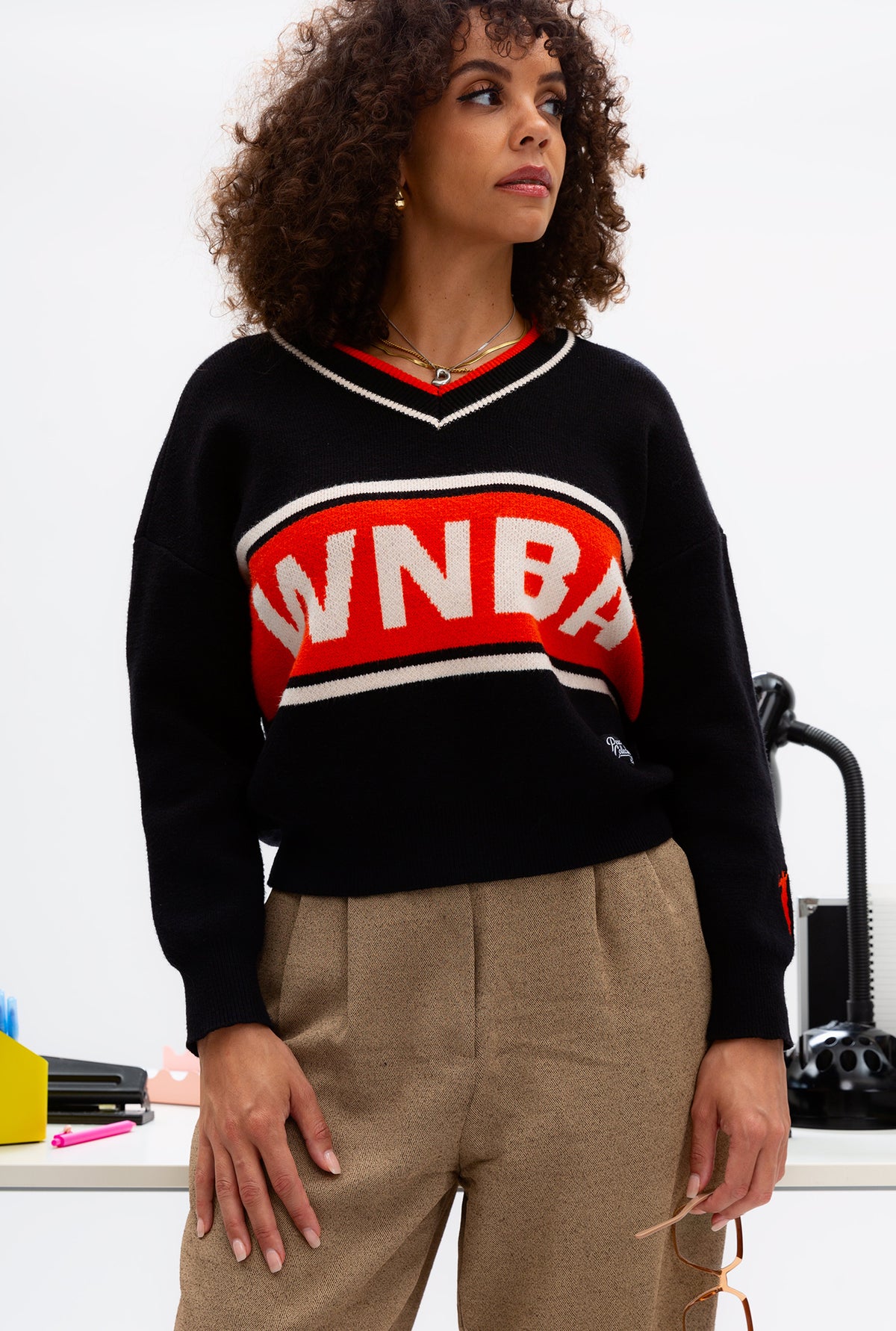Pull en maille à col V de la WNBA League - Noir