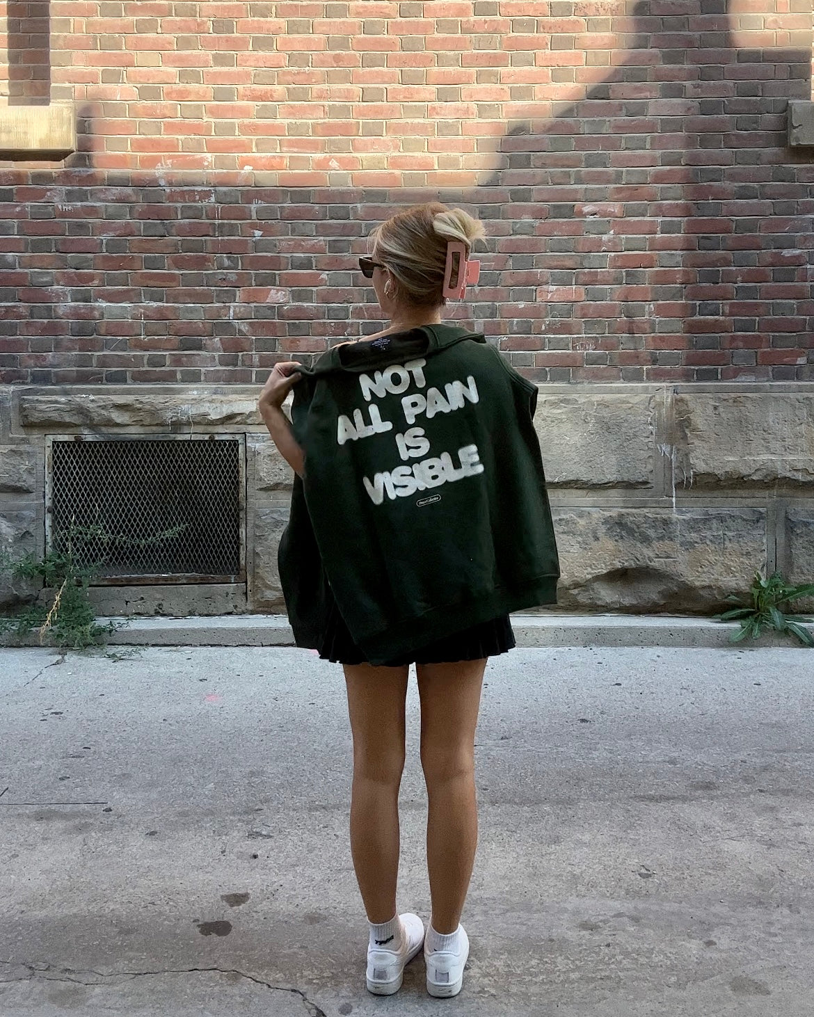 Not all pain is visible Crewneck - Forest Green