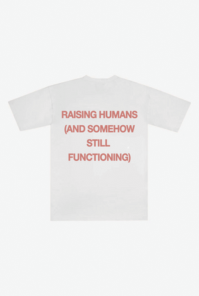 Camiseta de Peso Pesado Raising Humans - Blanco