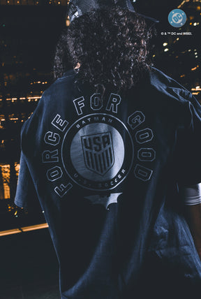 Camiseta US Soccer x DC Comics The Dark Knight - Negra