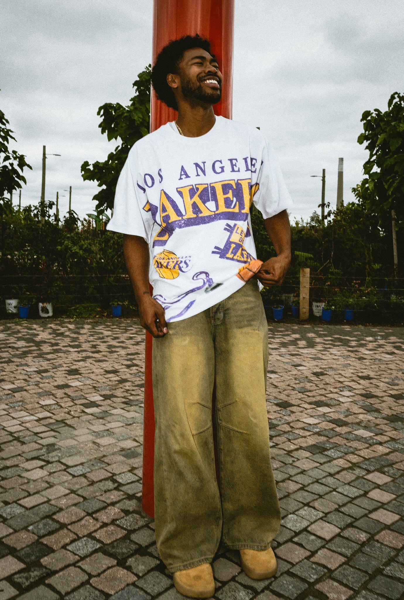 Los Angeles Lakers Vintage Clubhouse: 90's Icon Heavyweight T-Shirt - White