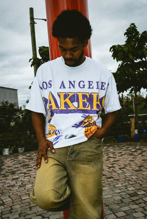 Los Angeles Lakers Vintage Clubhouse: 90's Icon Heavyweight T-Shirt - White