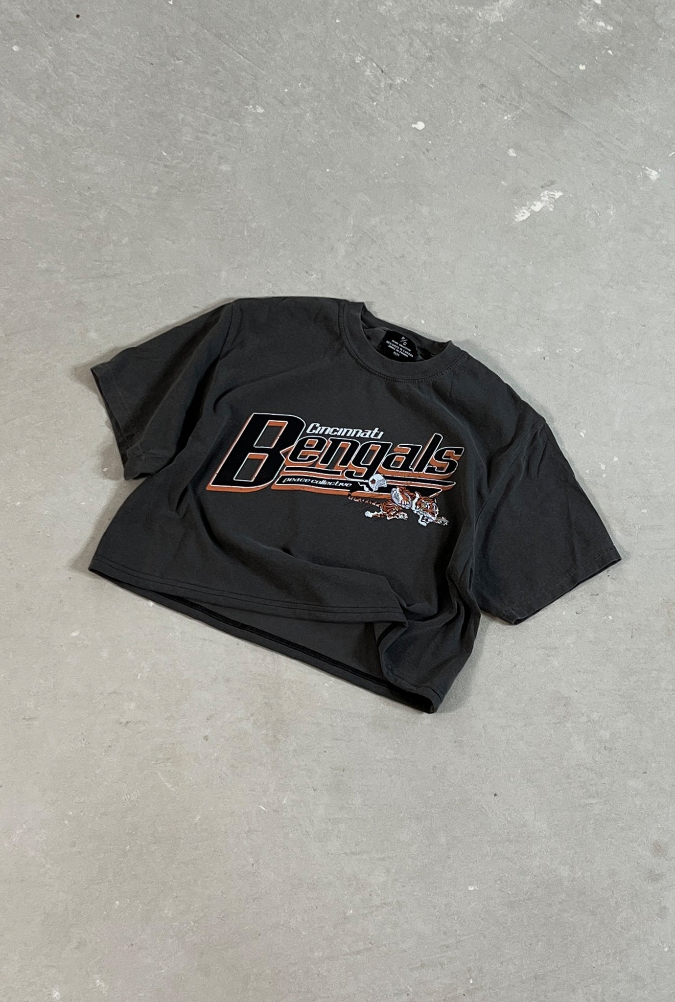 Cincinnati Bengals Garment Dyed Cropped T-Shirt - Black