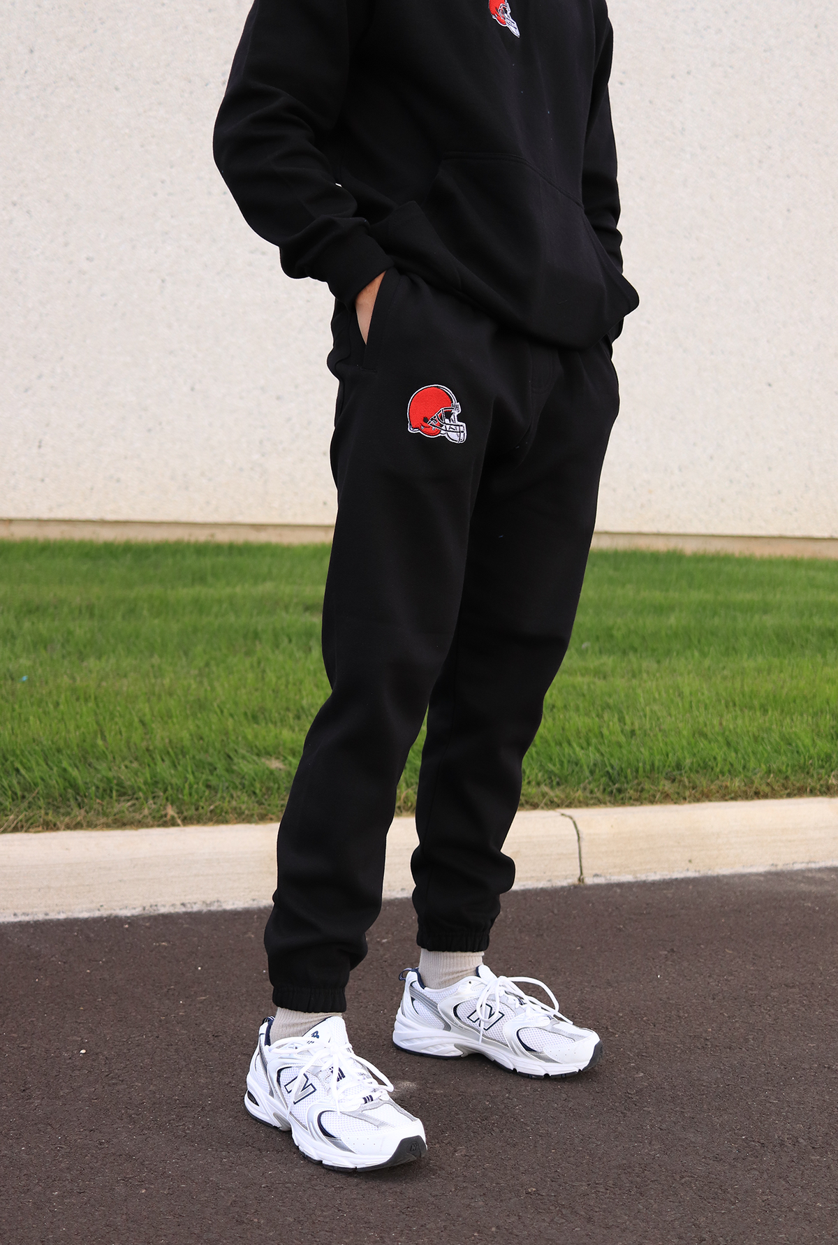 Cleveland Browns Logo Heavyweight Jogger - Black