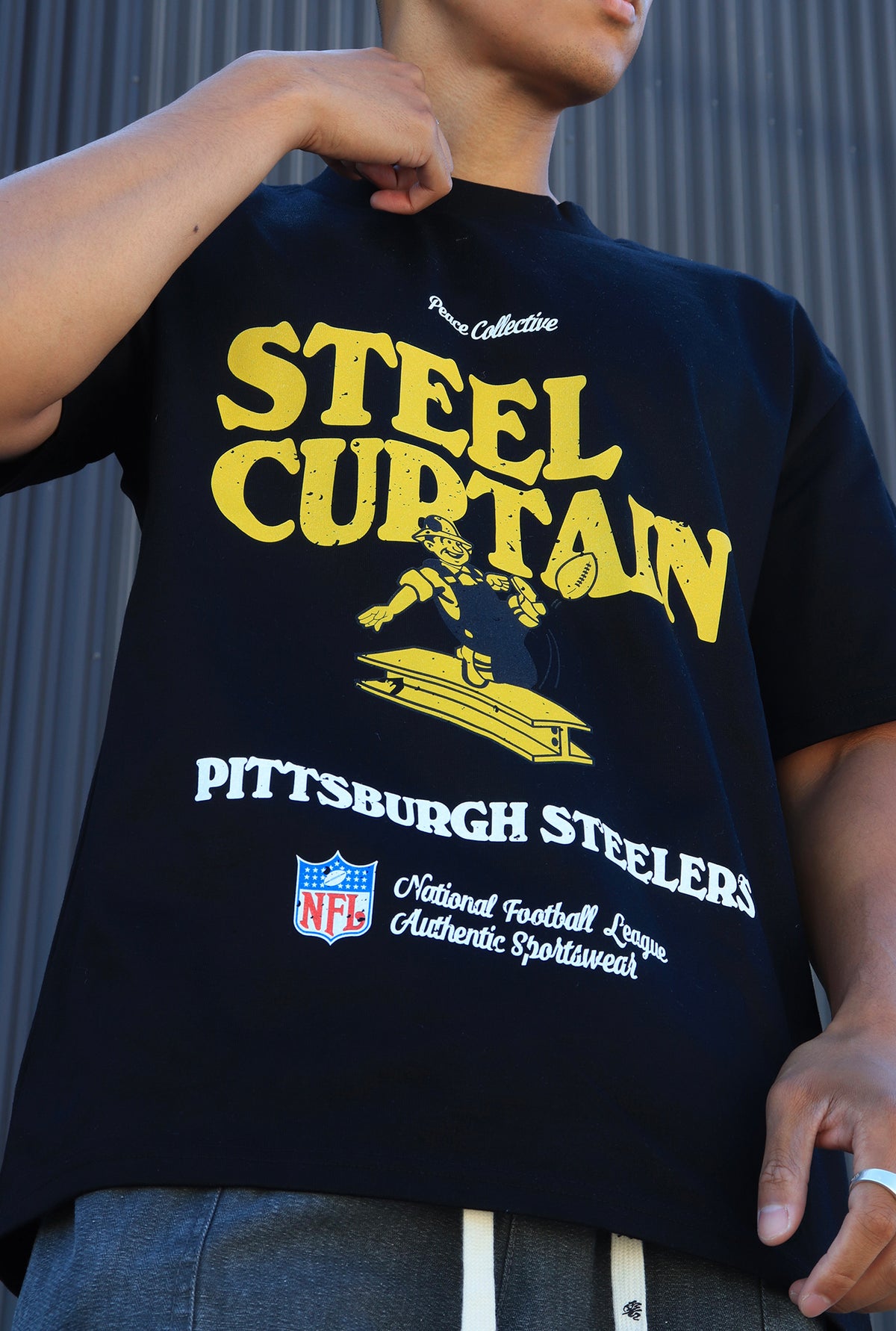 Pittsburgh Steelers Vintage Ad Heavyweight T-Shirt - Black