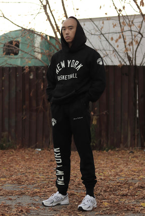 New York Knicks Heavyweight Hoodie - Black
