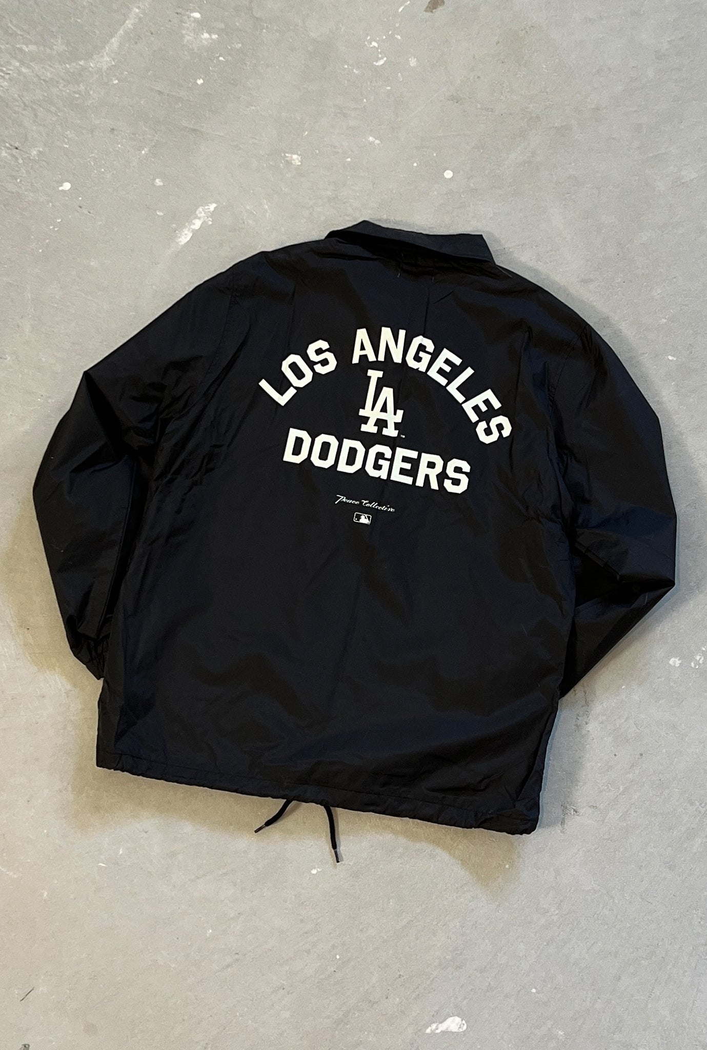 Los Angeles Dodgers Essential Coach Jacket - Black