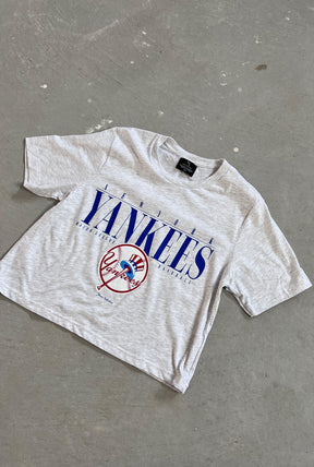 New York Yankees Garment Dyed Cropped T-Shirt - Ash