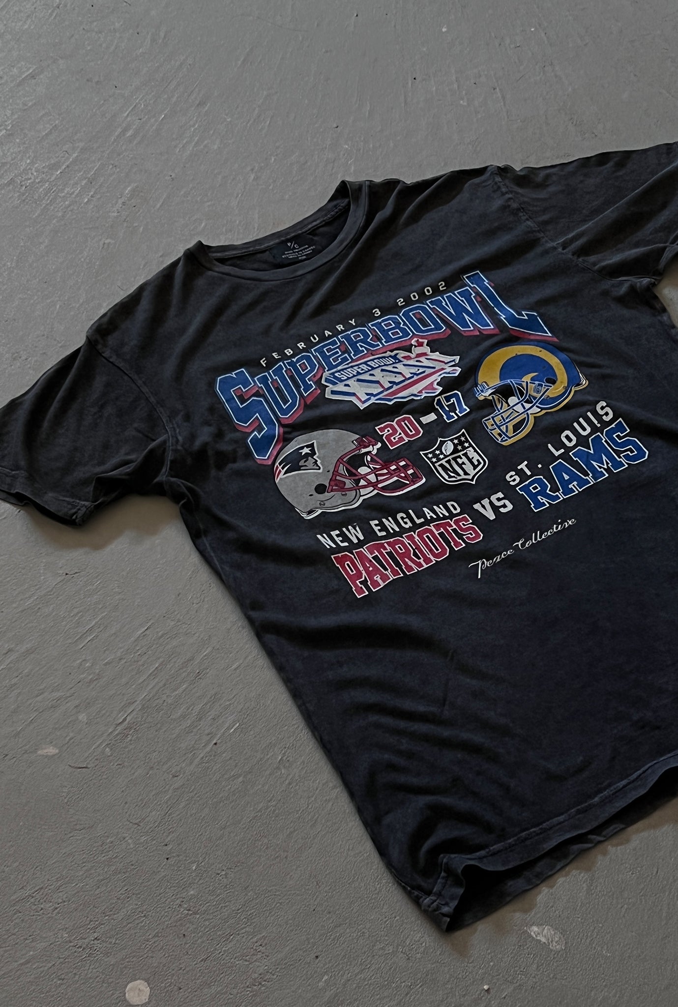 Super Bowl XXXVI: New England Patriots vs St. Louis Rams Stonewashed T-Shirt - Black
