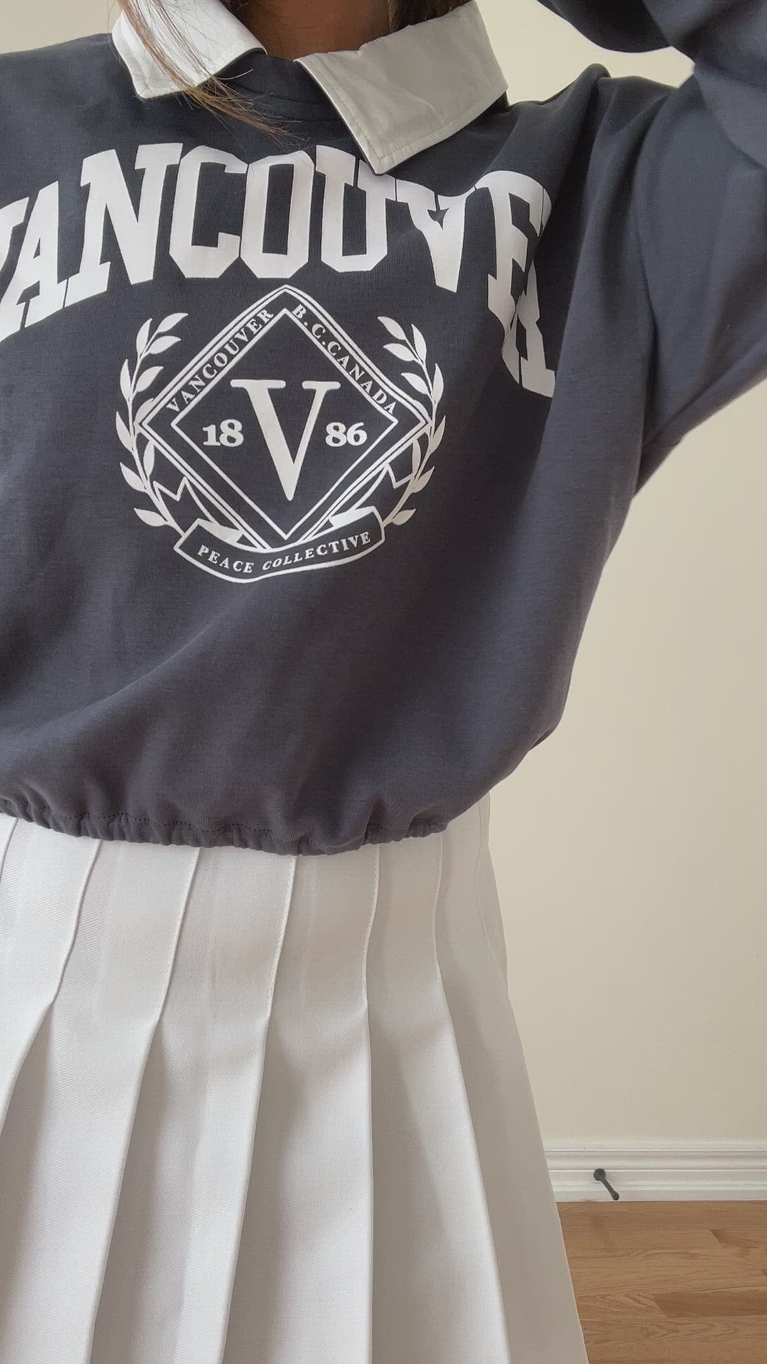 Vancouver Vintage Collar Sweater - Navy